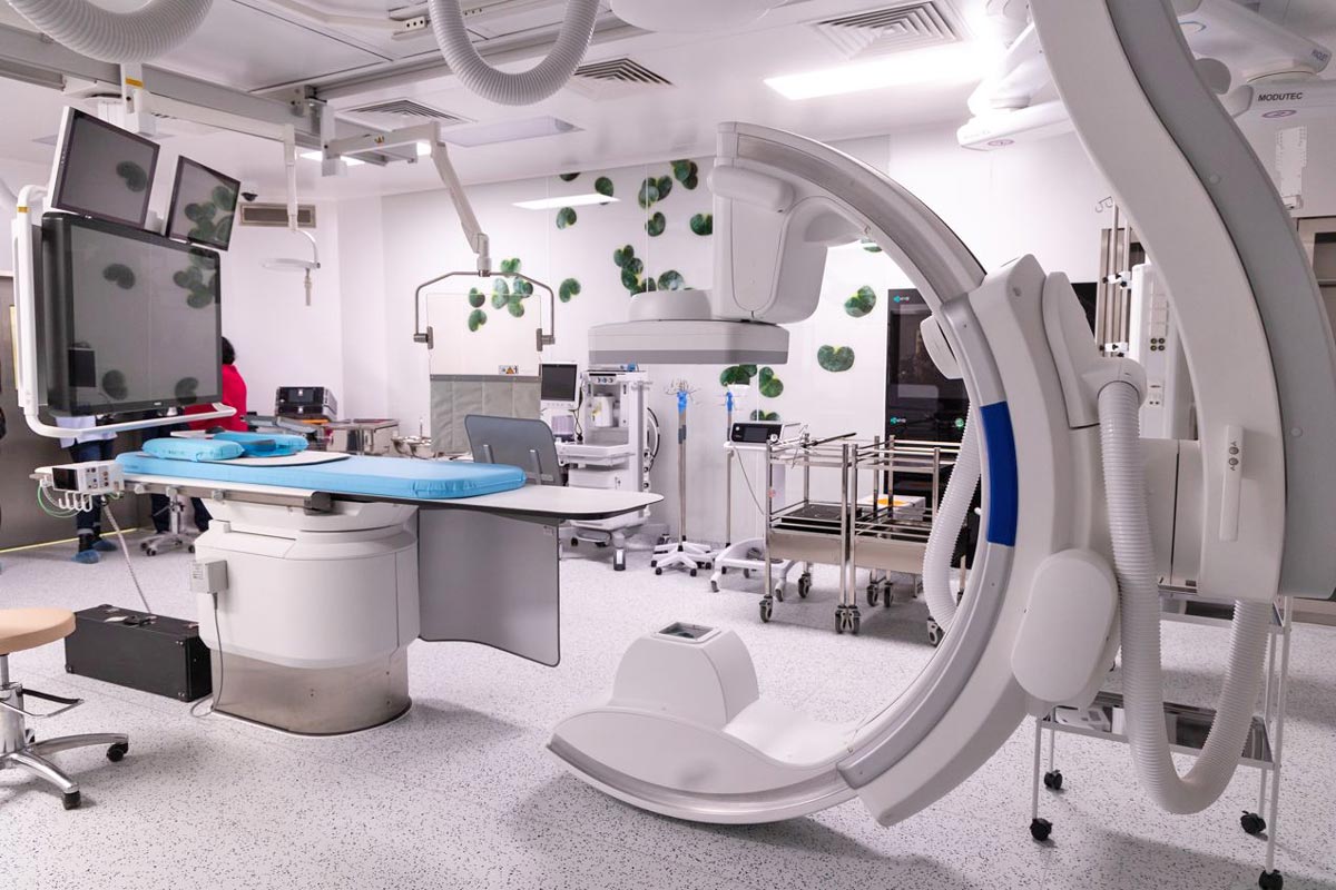 Медицинские панели цвет белый рал для стен и потолков в клинике, операционной и кабинете мрт