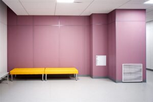 Негорючие стеновые и потолочные панели СМЛ в коридорах школы