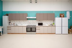 Негорючие стеновые и потолочные панели СМЛ в кабинетах школы